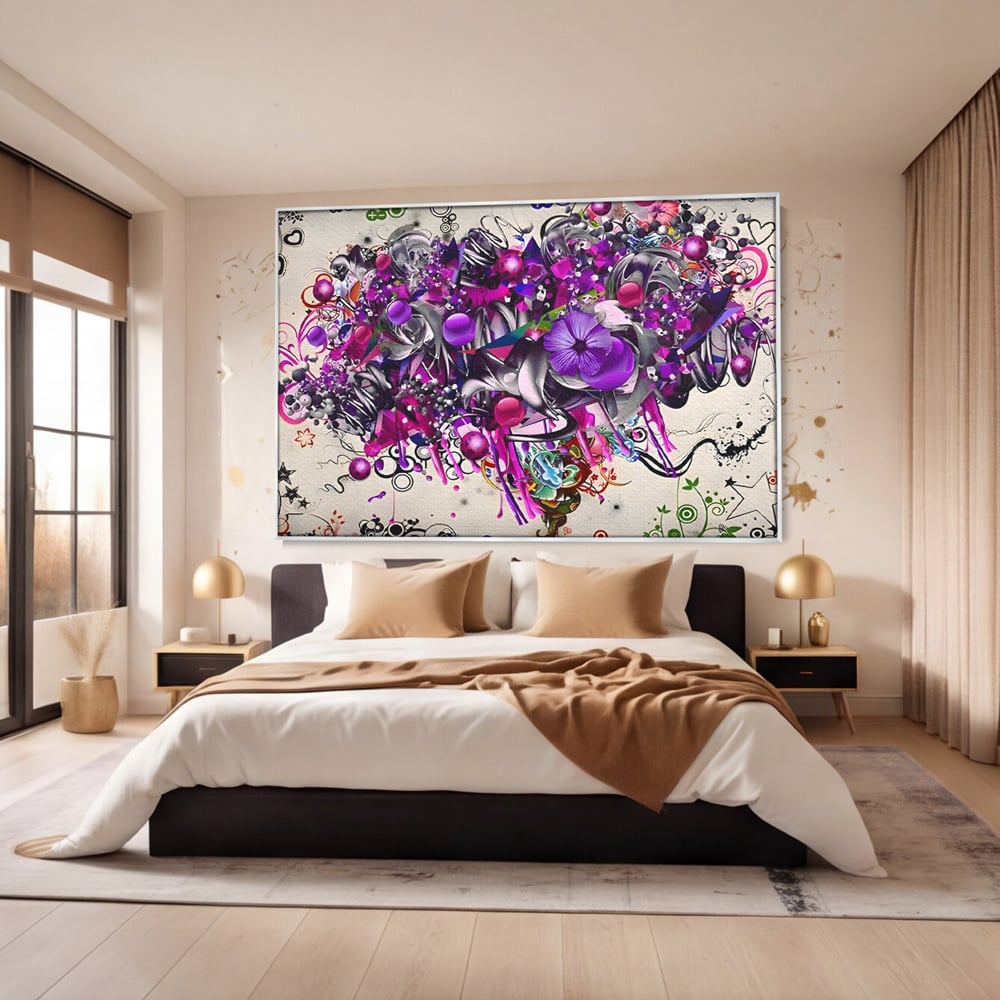 Tablou canvas cu tablou canvas cu flori mov si inimi, in rama de aluminiu argintiu, pe perete intr-un dormitor