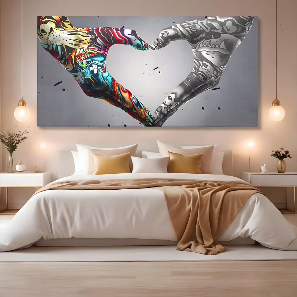 Tablou canvas cu tablou canvas cu maini in forma de inima stil grafitti, fara rama, pe sasiu de lemn, pe perete intr-un dormitor