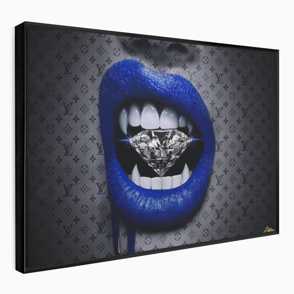 Tablou canvas cu buze albastre cu diamant, in rama de aluminiu negru