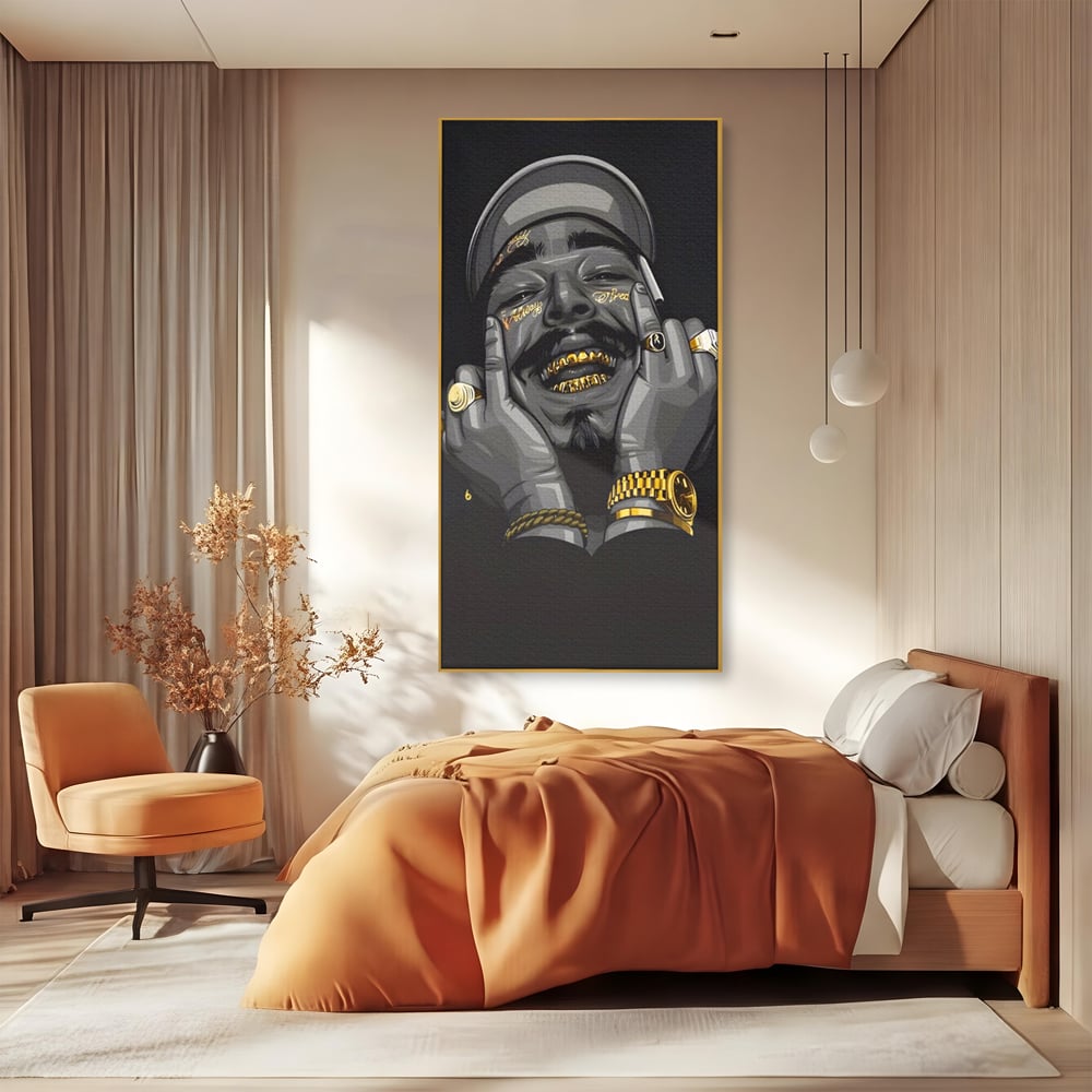 Tablou canvas cu tablou canvas cu portret post malone, in rama de aluminiu auriu, pe perete intr-un dormitor