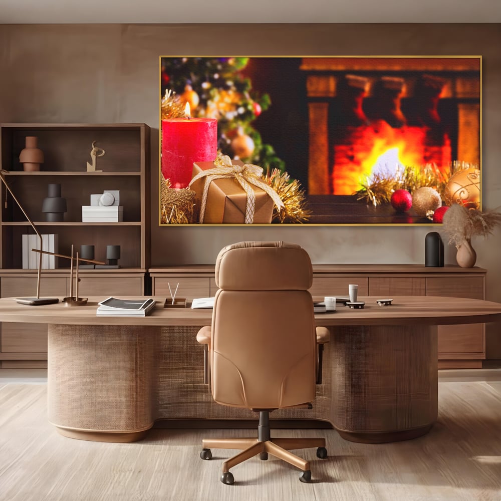 Tablou canvas cu tablou canvas cu peisaj de craciun, in rama de aluminiu auriu, pe perete intr-un birou