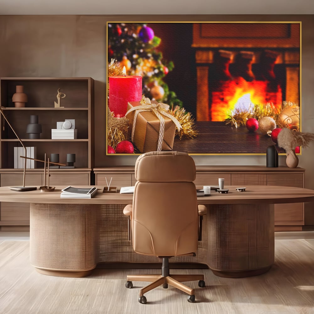 Tablou canvas cu tablou canvas cu peisaj de craciun, in rama de aluminiu auriu, pe perete intr-un birou
