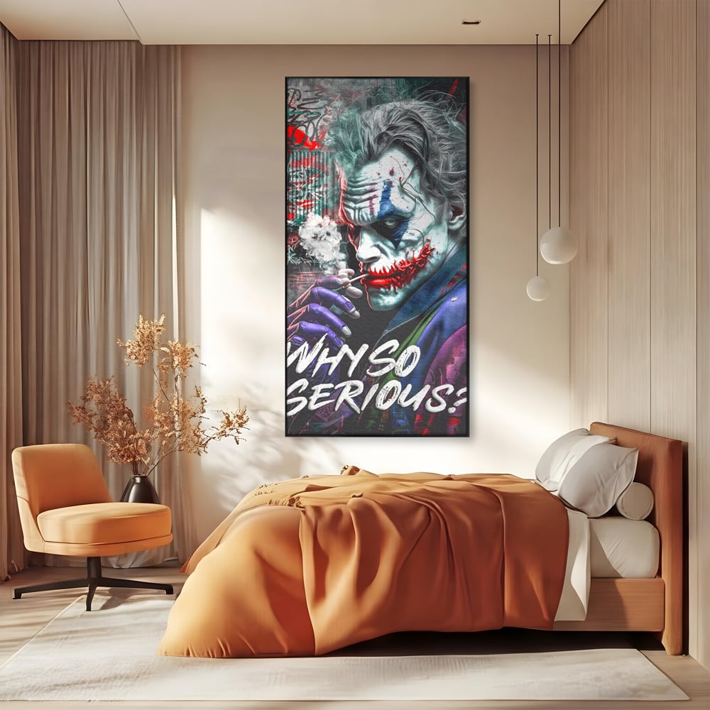 Tablou canvas cu tablou canvas cu jokerul fumand, in rama de aluminiu negru, pe perete intr-un dormitor