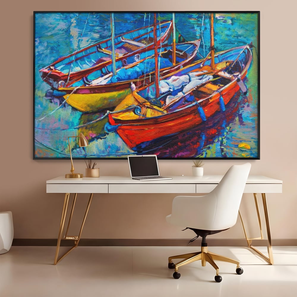 Tablou canvas cu tablou canvas cu barci in port, in rama de aluminiu negru, pe perete intr-un birou