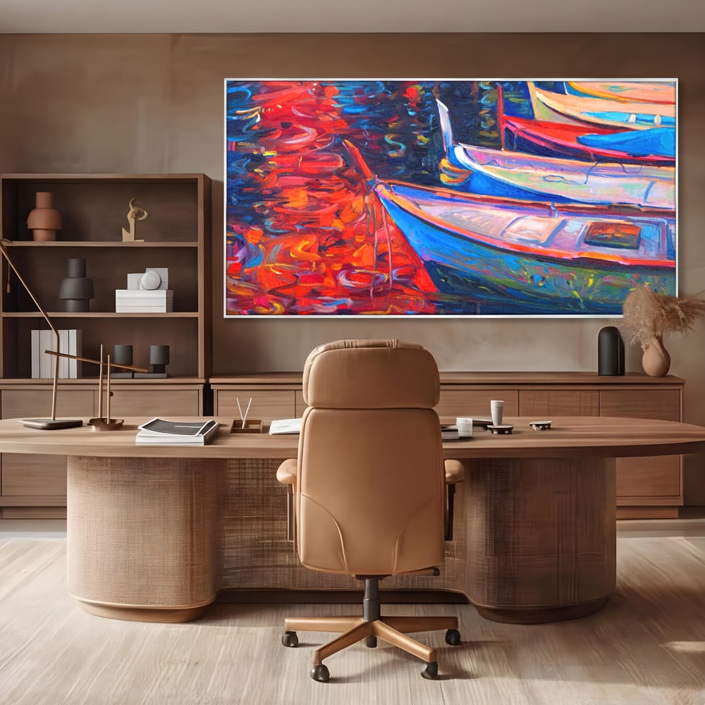 Tablou canvas cu pictura cu barci in port la apus, in rama de aluminiu argintiu, pe perete intr-un birou