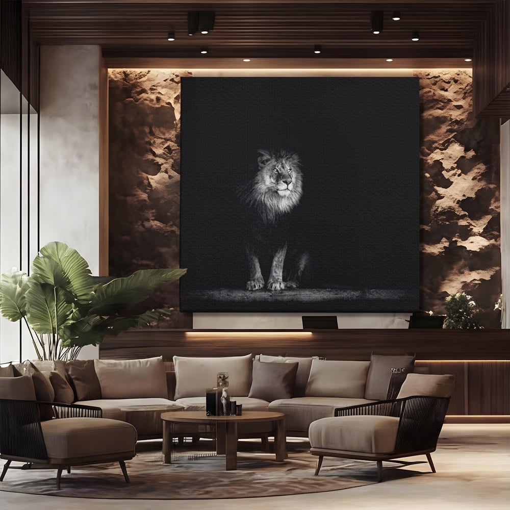 Tablou canvas cu tablou canvas cu leu alb-negru, fara rama, pe sasiu de lemn, pe perete intr-un birou