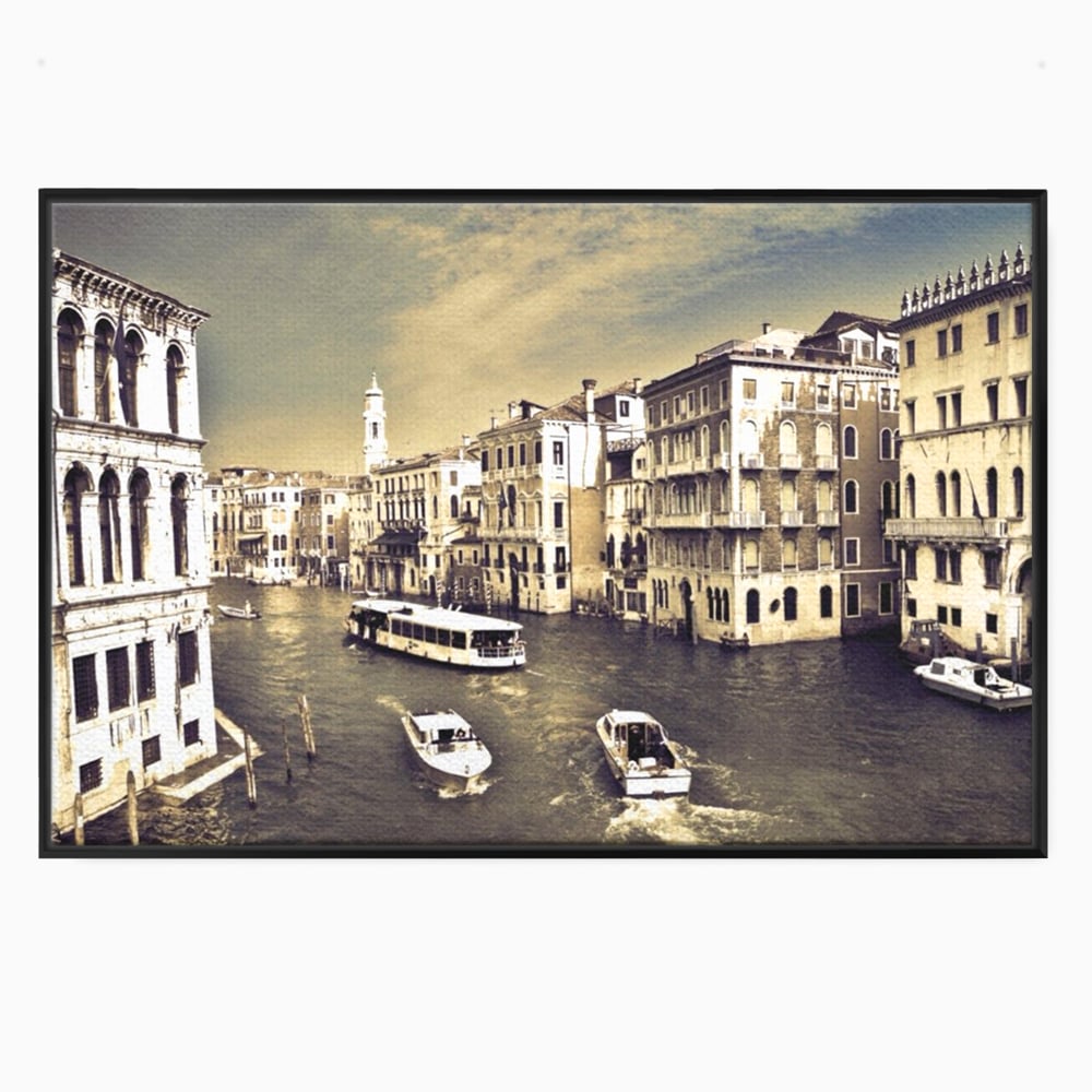 Tablou canvas cu panoramica cu canale si barci in venetia, in rama de aluminiu negru