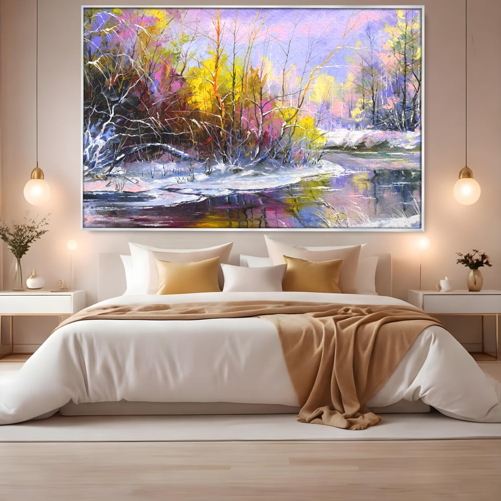 Tablou canvas cu tablou pictat peisaj de iarna, in rama de aluminiu argintiu, pe perete intr-un dormitor