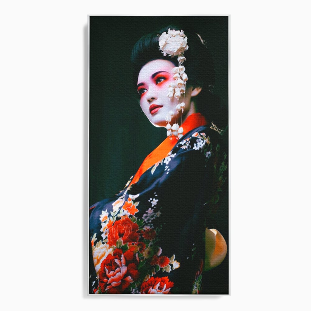 Tablou canvas cu tablou portret gheisa japoneza, in rama de aluminiu argintiu