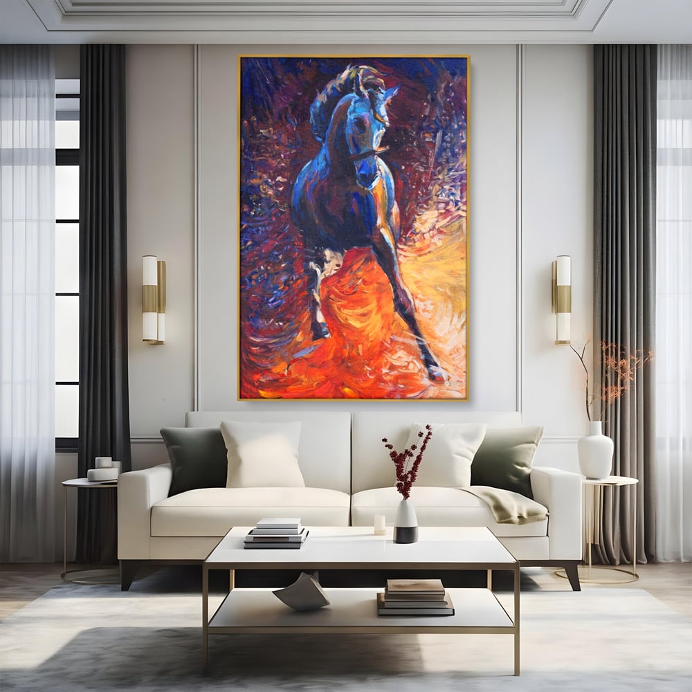 Tablou canvas cu tablou canvas cu un cal albastru in alergare, in rama de aluminiu auriu, pe perete intr-un living