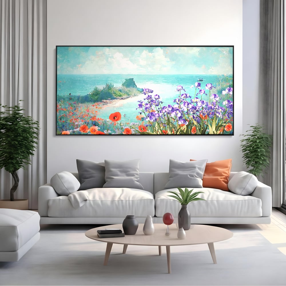 Tablou canvas cu tablou canvas cu maci si flori violet, in rama de aluminiu negru, pe perete intr-un living