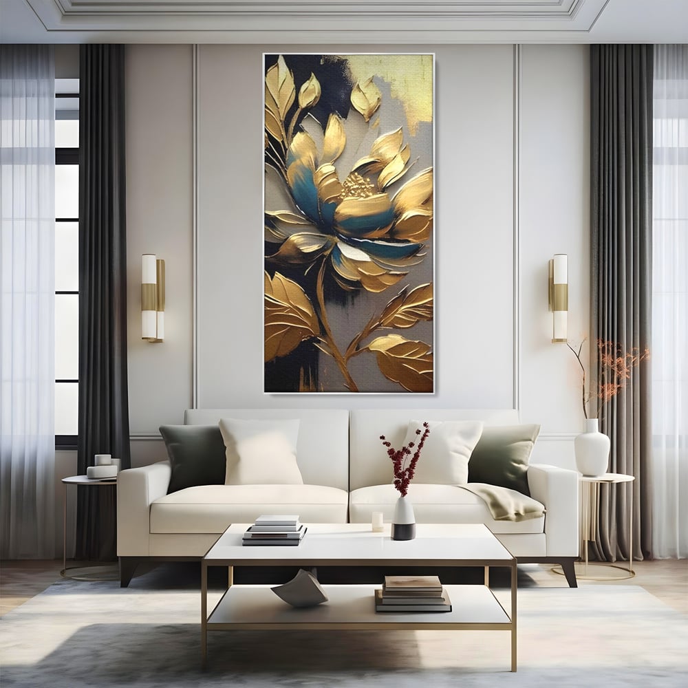 Tablou canvas cu tablou canvas cu floare aurie, in rama de aluminiu argintiu, pe perete intr-un living