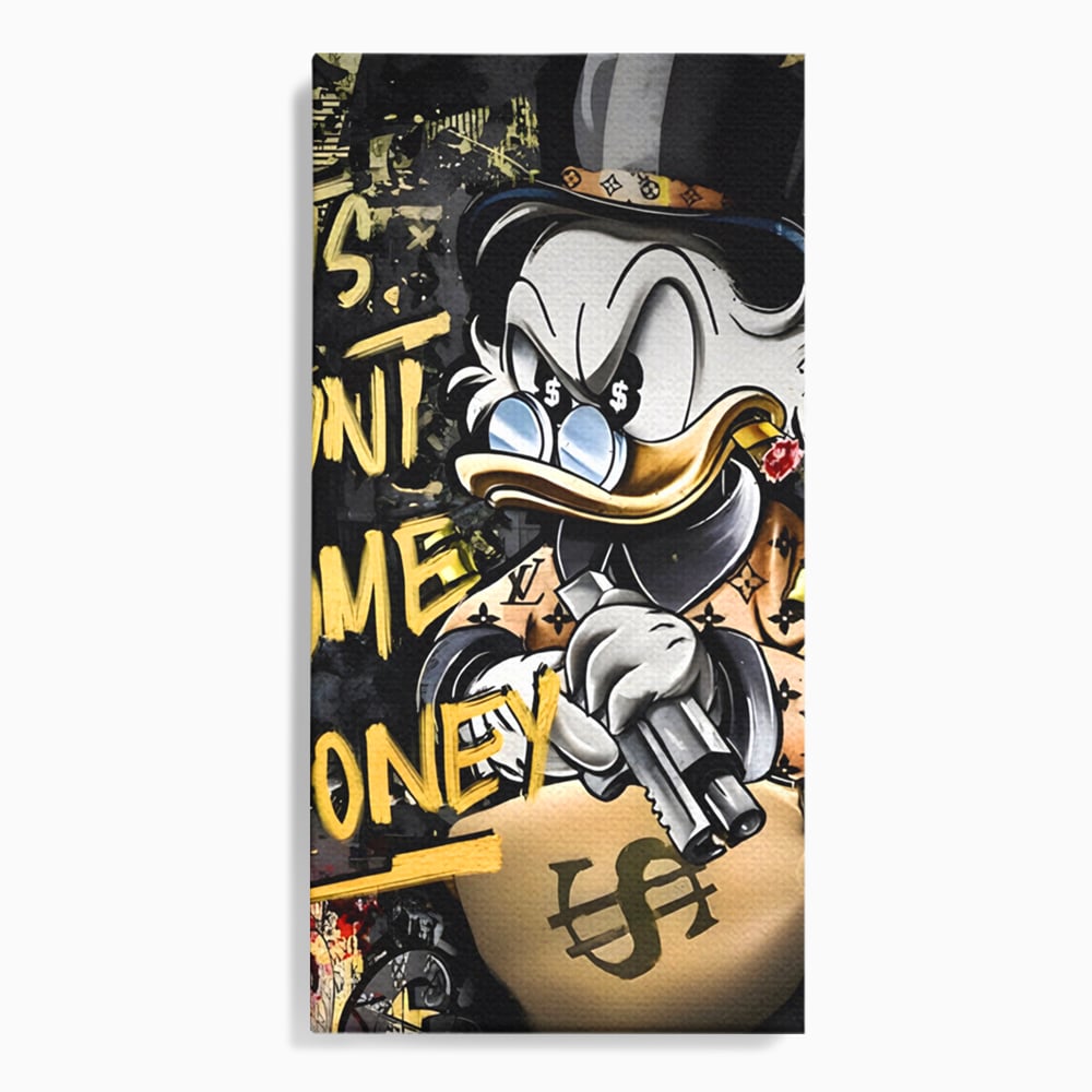 Tablou canvas cu ilustratie cu scrooge duck tinand o arma, fara rama, pe sasiu de lemn
