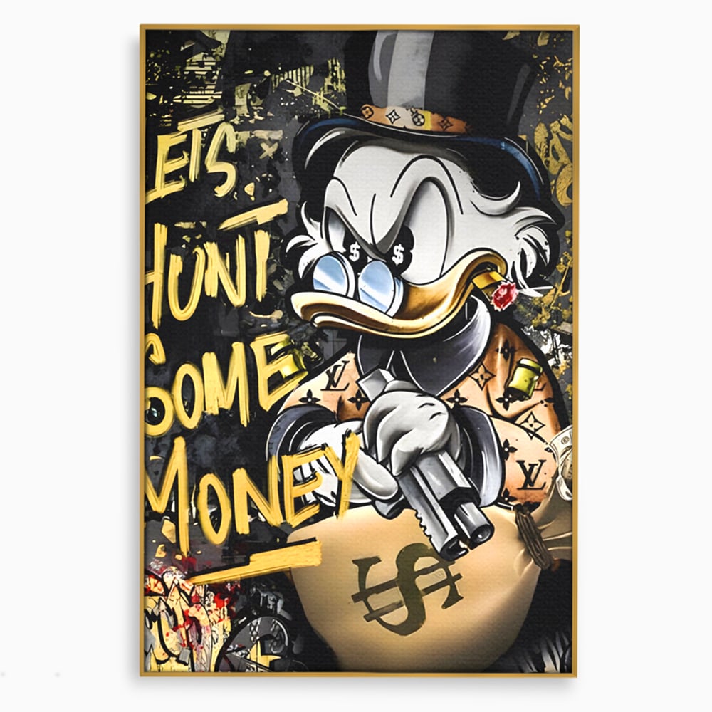 Tablou canvas cu ilustratie cu scrooge duck tinand o arma, in rama de aluminiu auriu