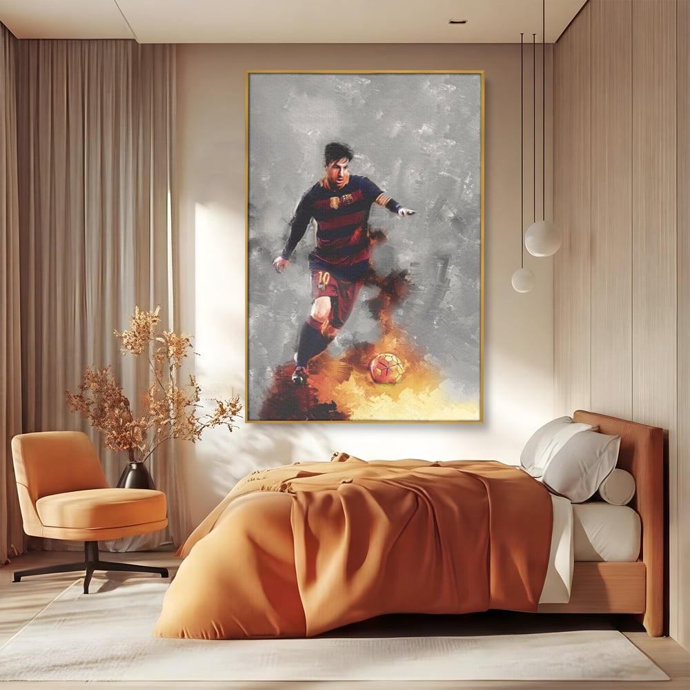 Tablou canvas cu tablou canvas cu fotbalistul lionel messi, in rama de aluminiu auriu, pe perete intr-un dormitor