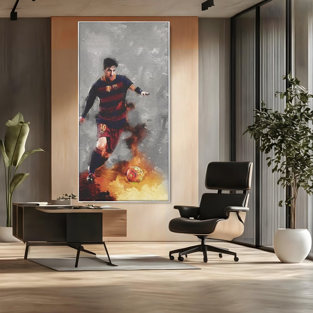 Tablou canvas cu tablou canvas cu fotbalistul lionel messi, in rama de aluminiu argintiu, pe perete intr-un birou