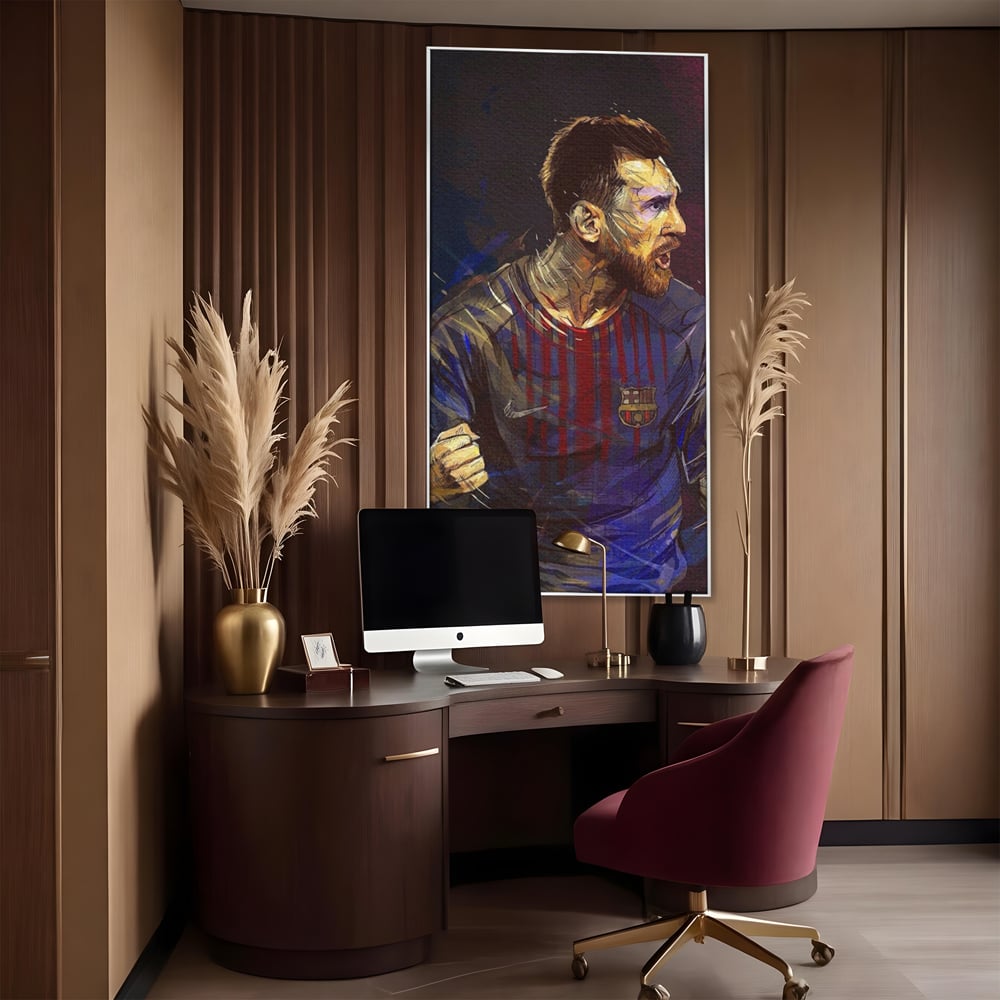 Tablou canvas cu portret ilustrat in culori vibrante cu lionel messi, in rama de aluminiu argintiu, pe perete intr-un birou