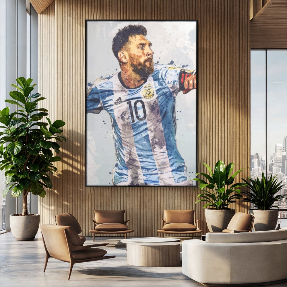Tablou canvas cu tablou canvas cu lionel messi in tricoul argentinei, in rama de aluminiu negru, pe perete intr-un birou