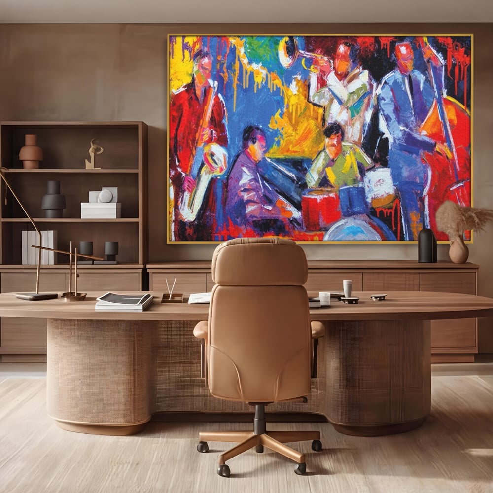 Tablou canvas cu pictura abstracta cu formatie de jazz, in rama de aluminiu auriu, pe perete intr-un birou