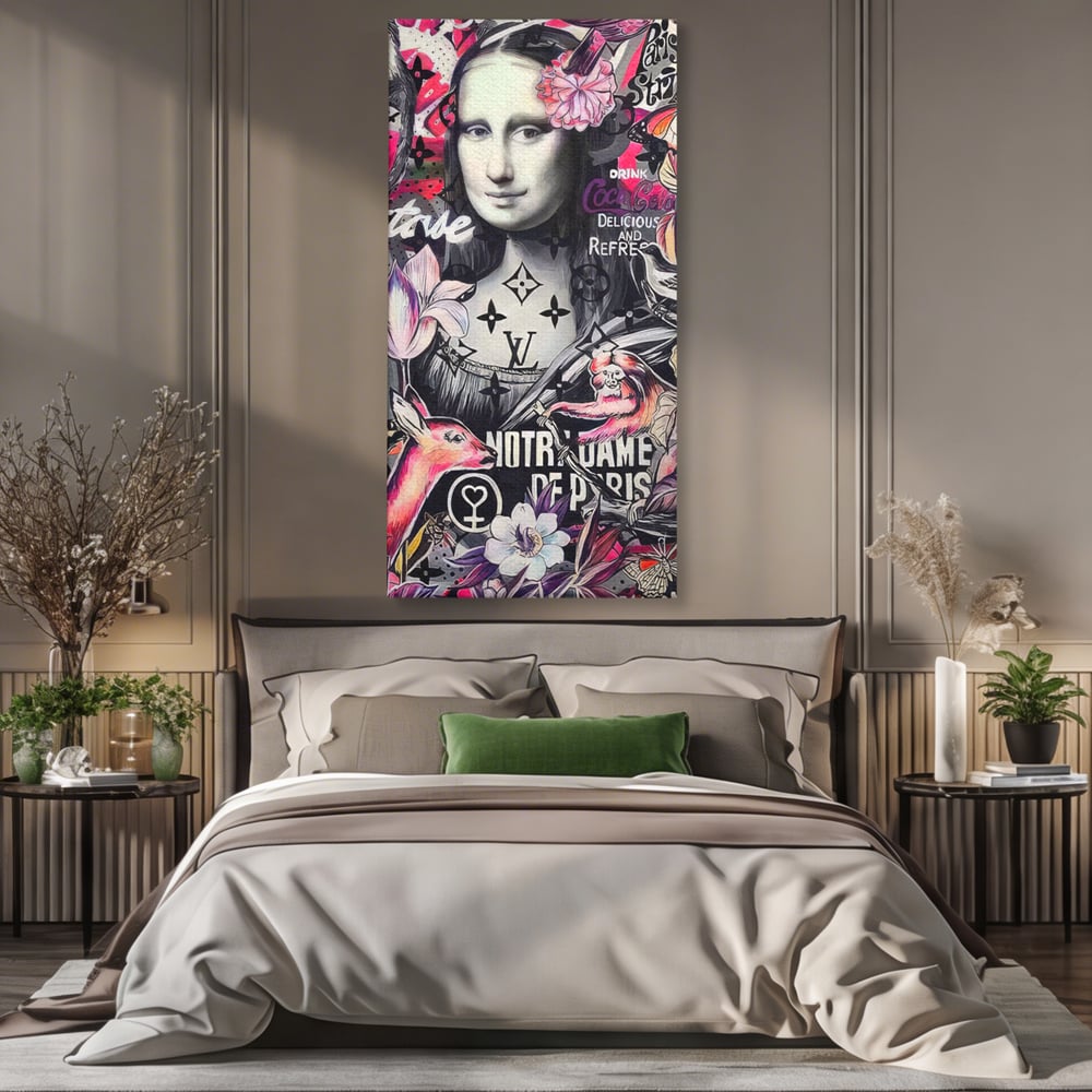Tablou canvas cu tablou canvas cu mona lisa graffiti, fara rama, pe sasiu de lemn, pe perete intr-un dormitor