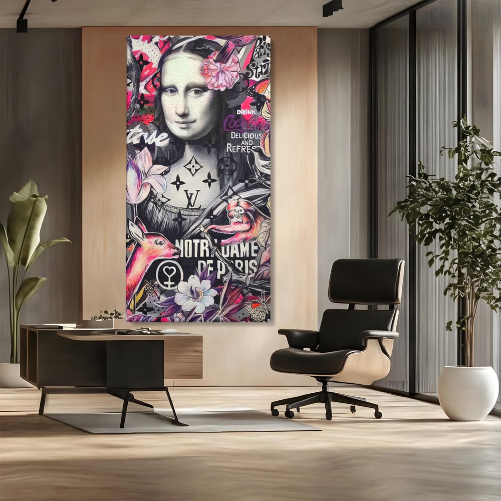 Tablou canvas cu tablou canvas cu mona lisa graffiti, fara rama, pe sasiu de lemn, pe perete intr-un birou