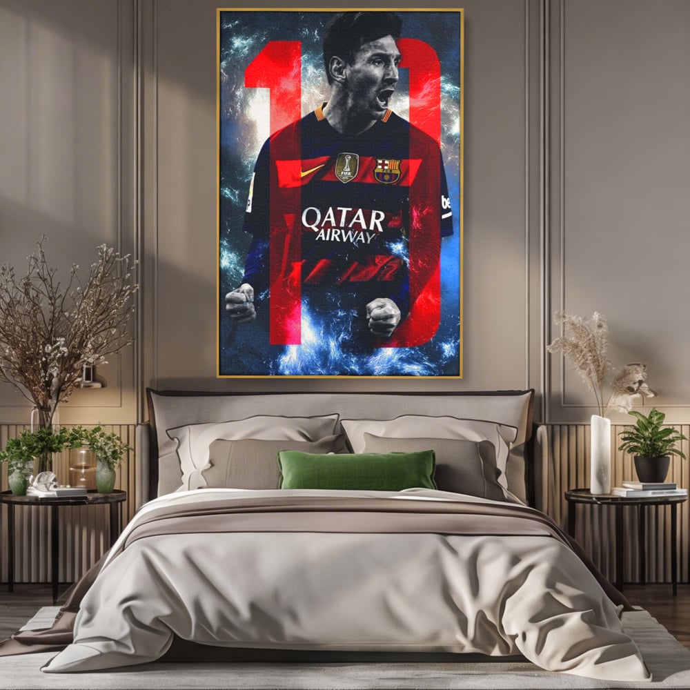 Tablou canvas cu tablou canvas cu fotbalistul messi, in rama de aluminiu auriu, pe perete intr-un dormitor