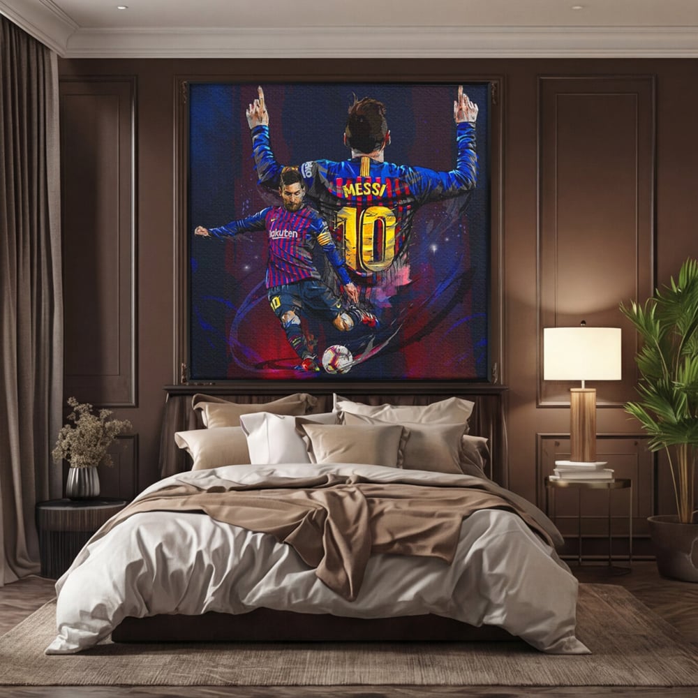 Tablou canvas cu tablou canvas cu fotbalistul lionel messi, in rama de aluminiu negru, pe perete intr-un dormitor