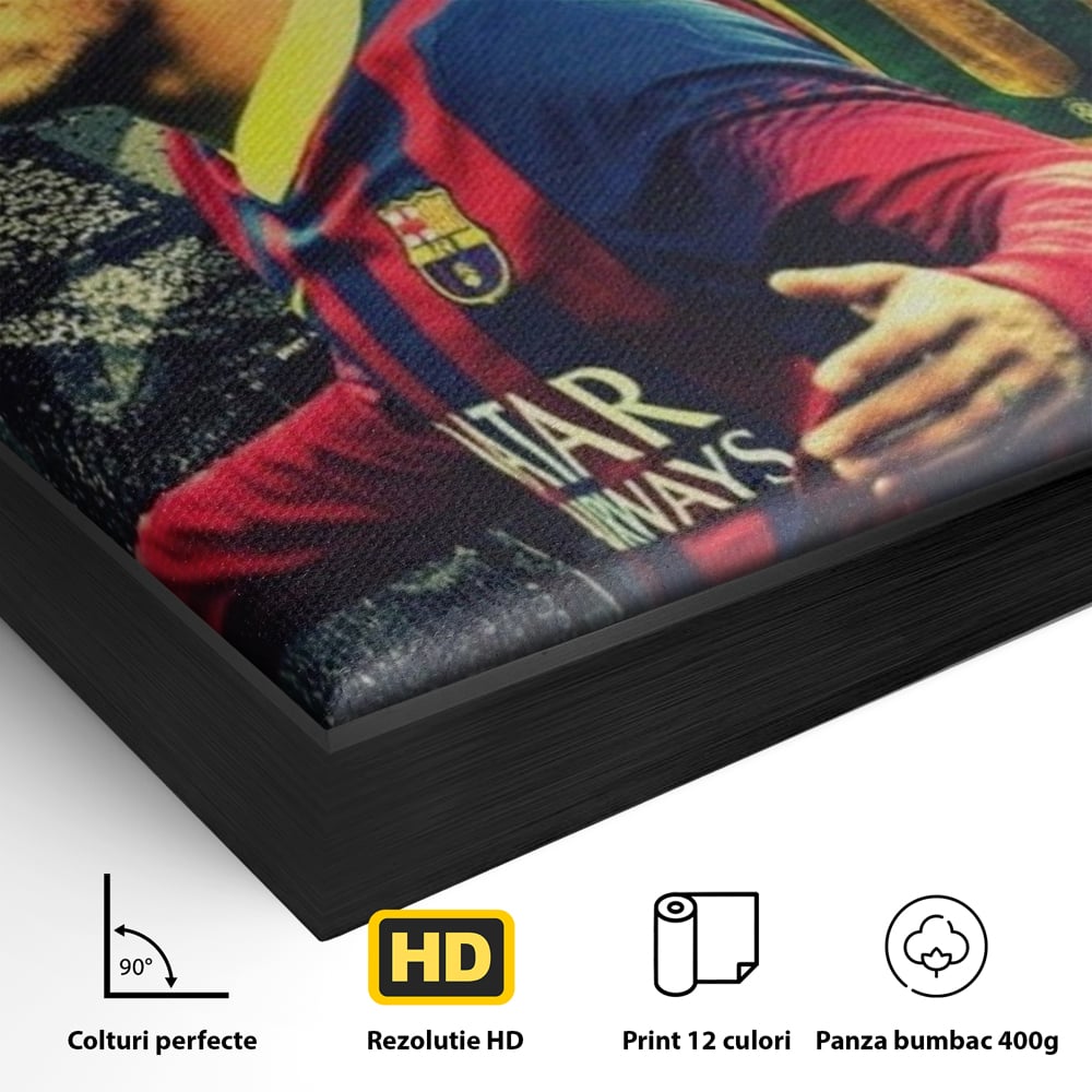Detaliu al suprafetei: tablou canvas cu fotbalistul neymar, in rama de aluminiu negru
