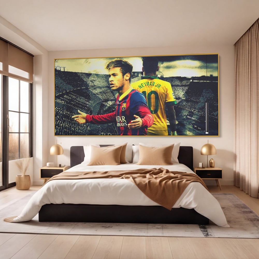 Tablou canvas cu tablou canvas cu fotbalistul neymar, in rama de aluminiu auriu, pe perete intr-un dormitor