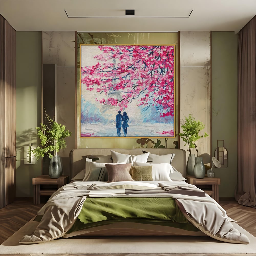 Tablou canvas cu tablou patrat cuplu sub pom roz, in rama de aluminiu auriu, pe perete intr-un dormitor