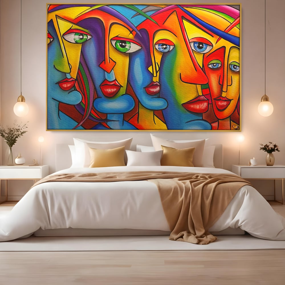 Tablou canvas cu tablou canvas cu fete abstracte colorate, in rama de aluminiu auriu, pe perete intr-un dormitor