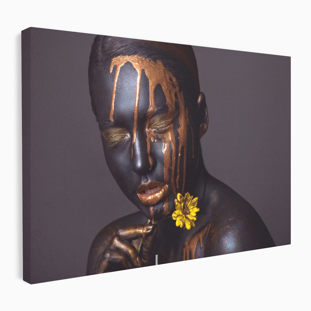 Tablou canvas cu tablou canvas cu femeie si vopsea aurie, fara rama, pe sasiu de lemn