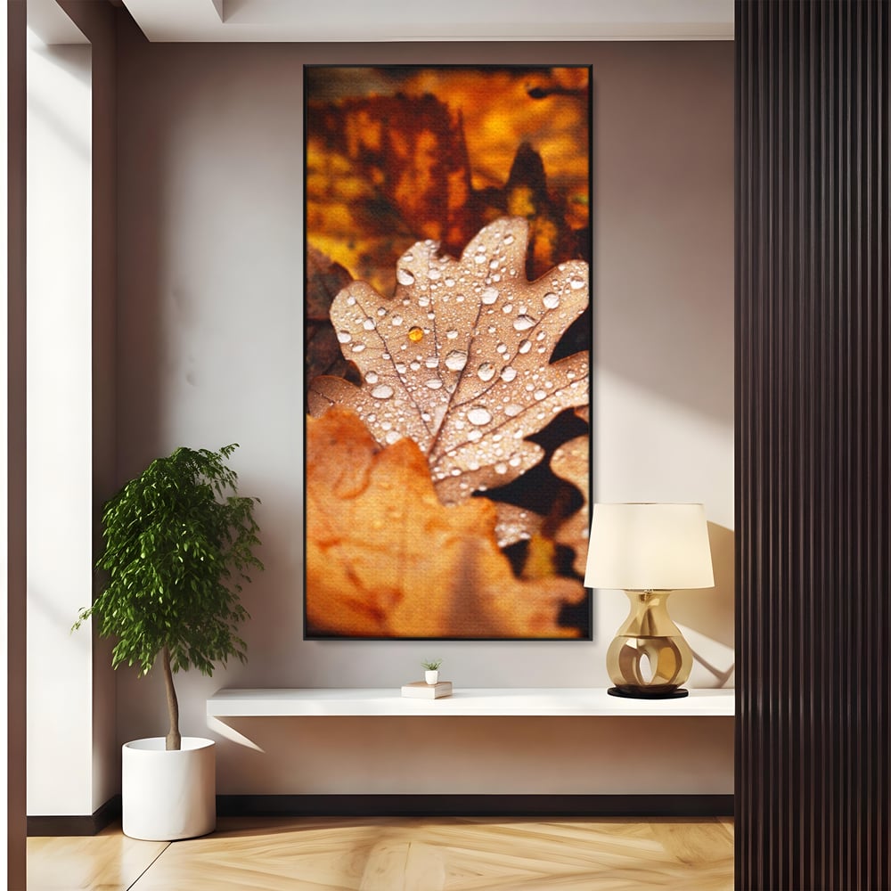 Tablou canvas cu frunza de stejar cu picaturi de roua, in rama de aluminiu negru