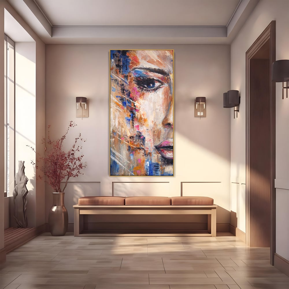 Tablou canvas cu pictura chip de femeie, in rama de aluminiu auriu