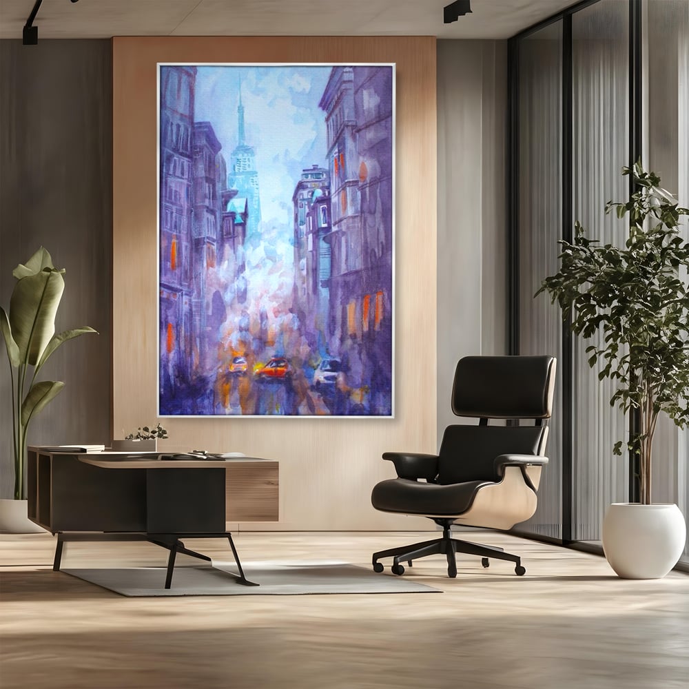 Tablou canvas cu tablou canvas pictura urbana cu masina portocaliu, in rama de aluminiu argintiu, pe perete intr-un birou