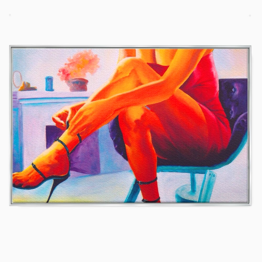 Tablou canvas cu pictura cu femeie in rochie rosie, in rama de aluminiu argintiu