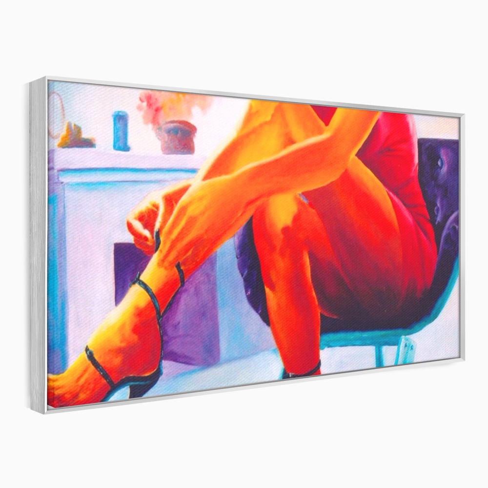 Tablou canvas cu pictura cu femeie in rochie rosie, in rama de aluminiu argintiu