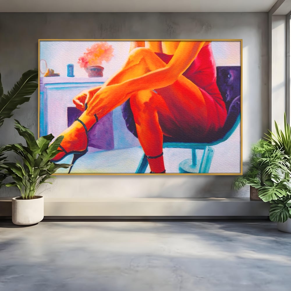 Tablou canvas cu pictura cu femeie in rochie rosie, in rama de aluminiu auriu