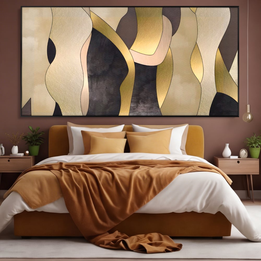 Tablou canvas cu tablou canvas cu forme abstracte aurii, in rama de aluminiu negru, pe perete intr-un dormitor