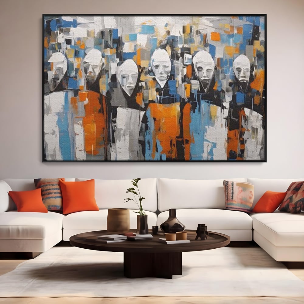 Tablou canvas cu tablou canvas cu chipuri multiple stilizate, in rama de aluminiu negru, pe perete intr-un living