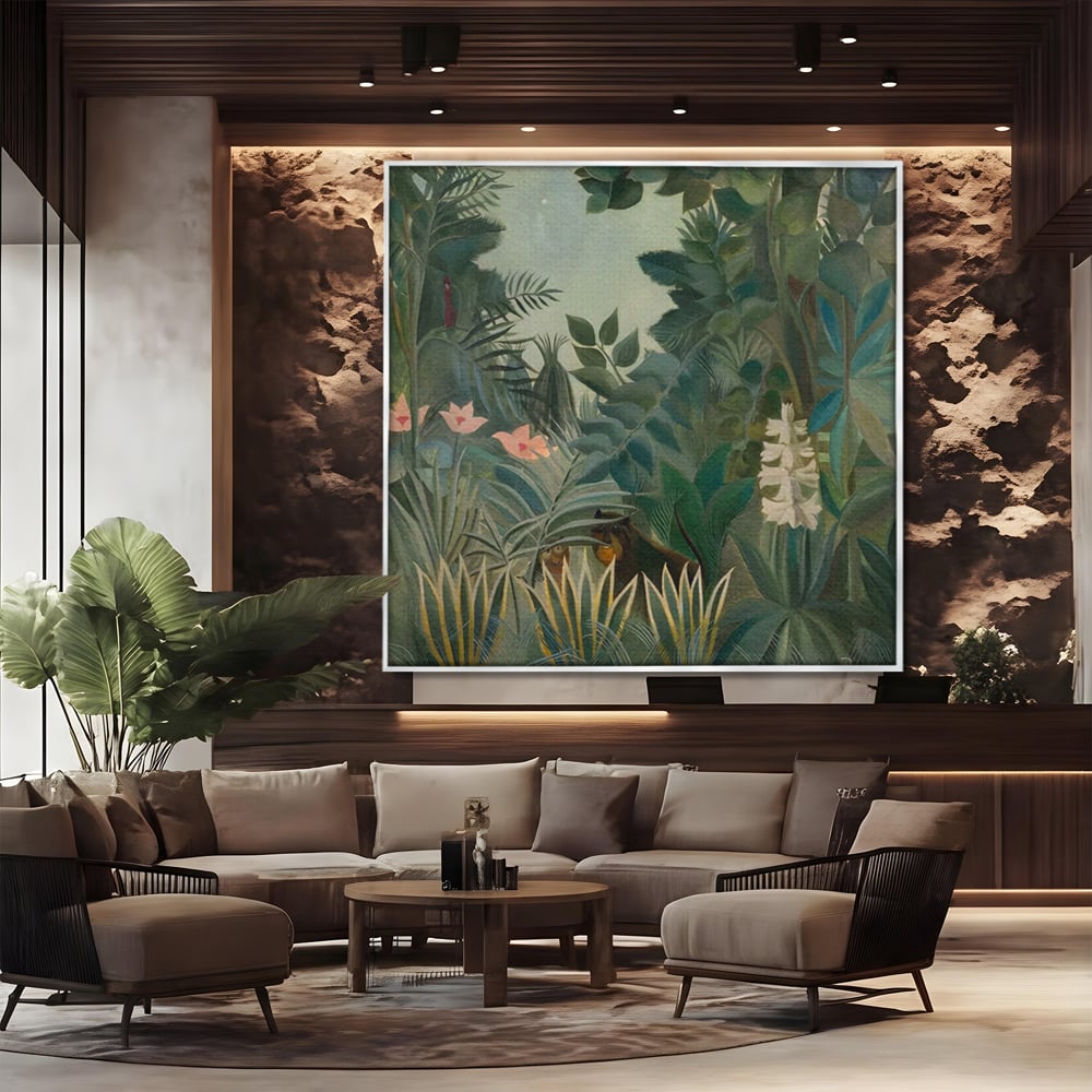 Tablou canvas cu pictura decorativa cu peisaj de jungla, in rama de aluminiu argintiu, pe perete intr-un birou