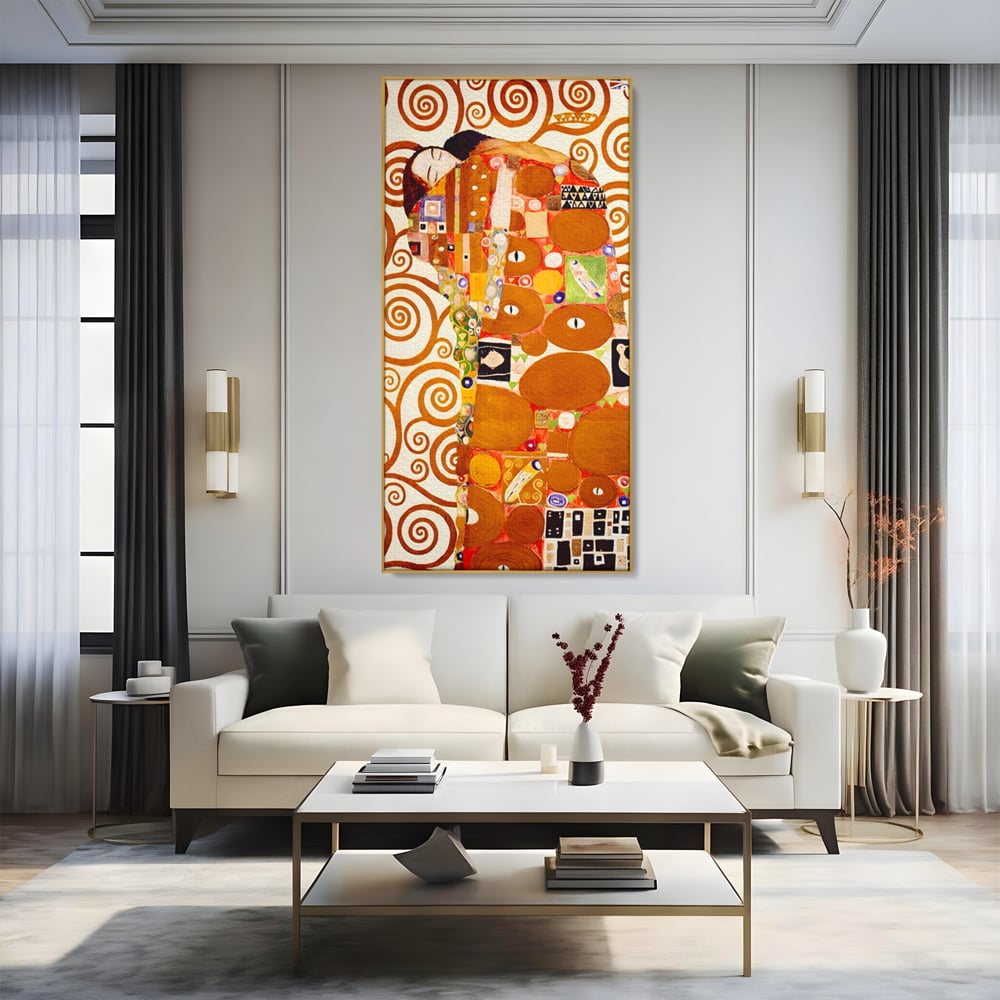 Tablou canvas cu tablou canvas cu pictura in stilul lui klimt, in rama de aluminiu auriu, pe perete intr-un living
