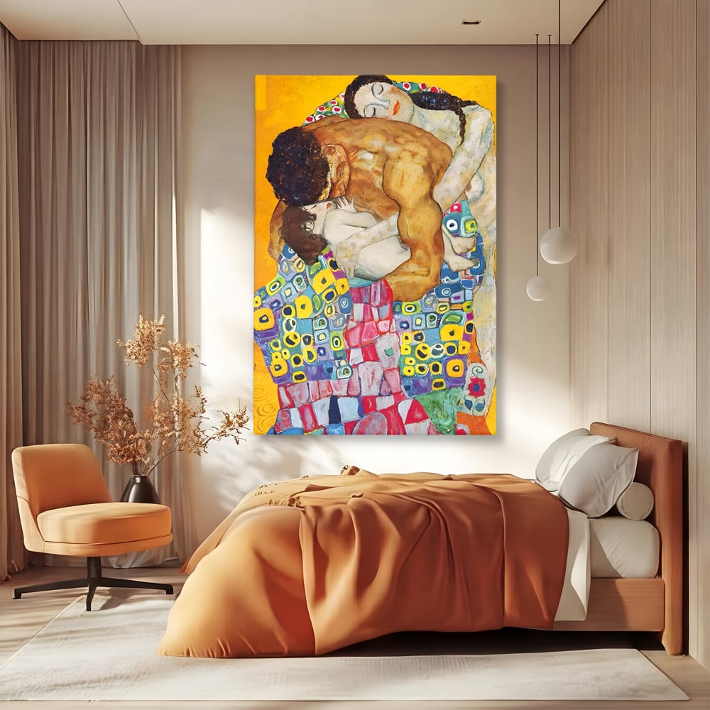 Tablou canvas cu pictura cu familie imbratisata, fara rama, pe sasiu de lemn, pe perete intr-un dormitor