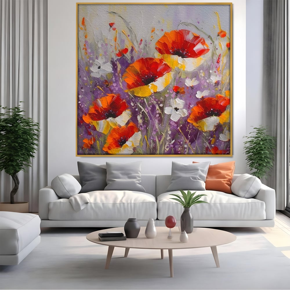 Tablou canvas cu pictura in ulei cu maci rosii, in rama de aluminiu auriu, pe perete intr-un living