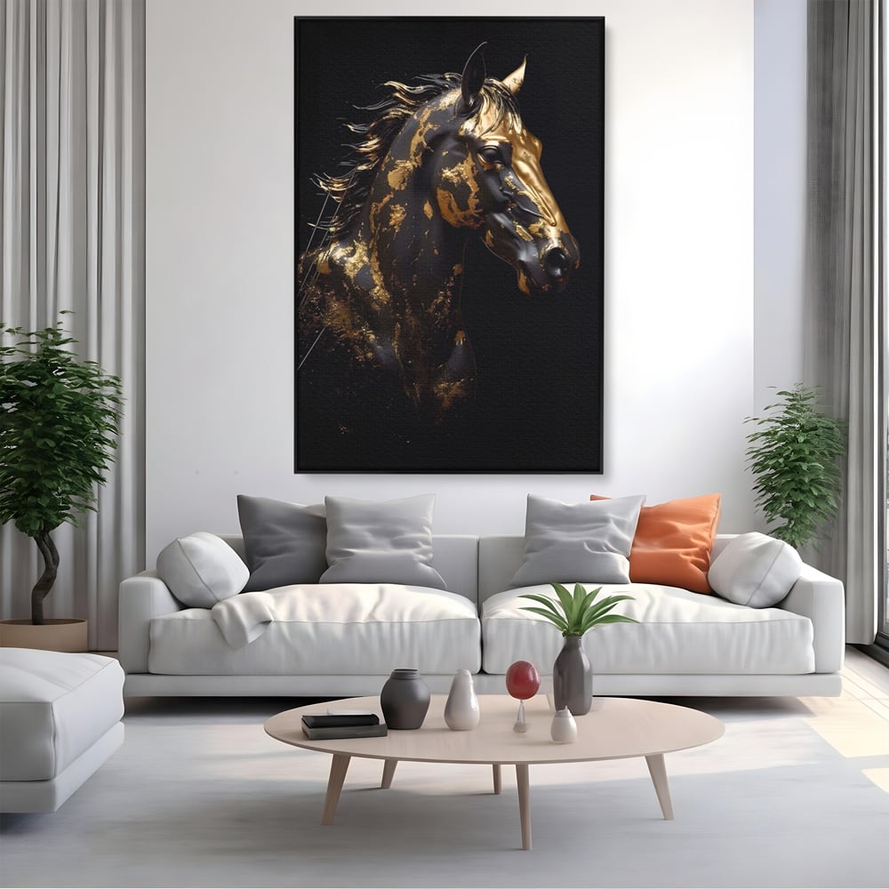 Tablou canvas cu tablou canvas cu un cal negru, in rama de aluminiu negru, pe perete intr-un living