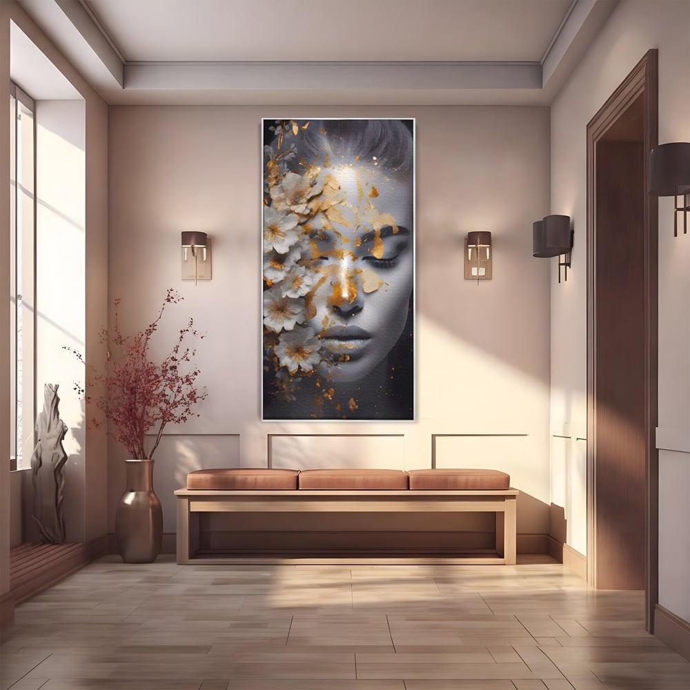 Tablou canvas cu portret de femeie cu flori si foita aurie, in rama de aluminiu argintiu