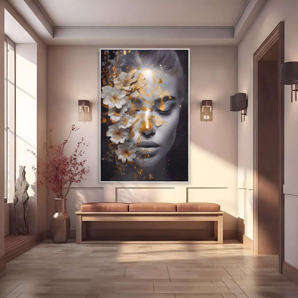 Tablou canvas cu portret de femeie cu flori si foita aurie, in rama de aluminiu argintiu