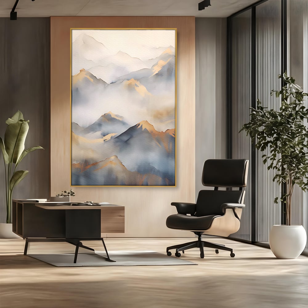 Tablou canvas cu pictura verticala cu munti in ceata, in rama de aluminiu auriu, pe perete intr-un birou
