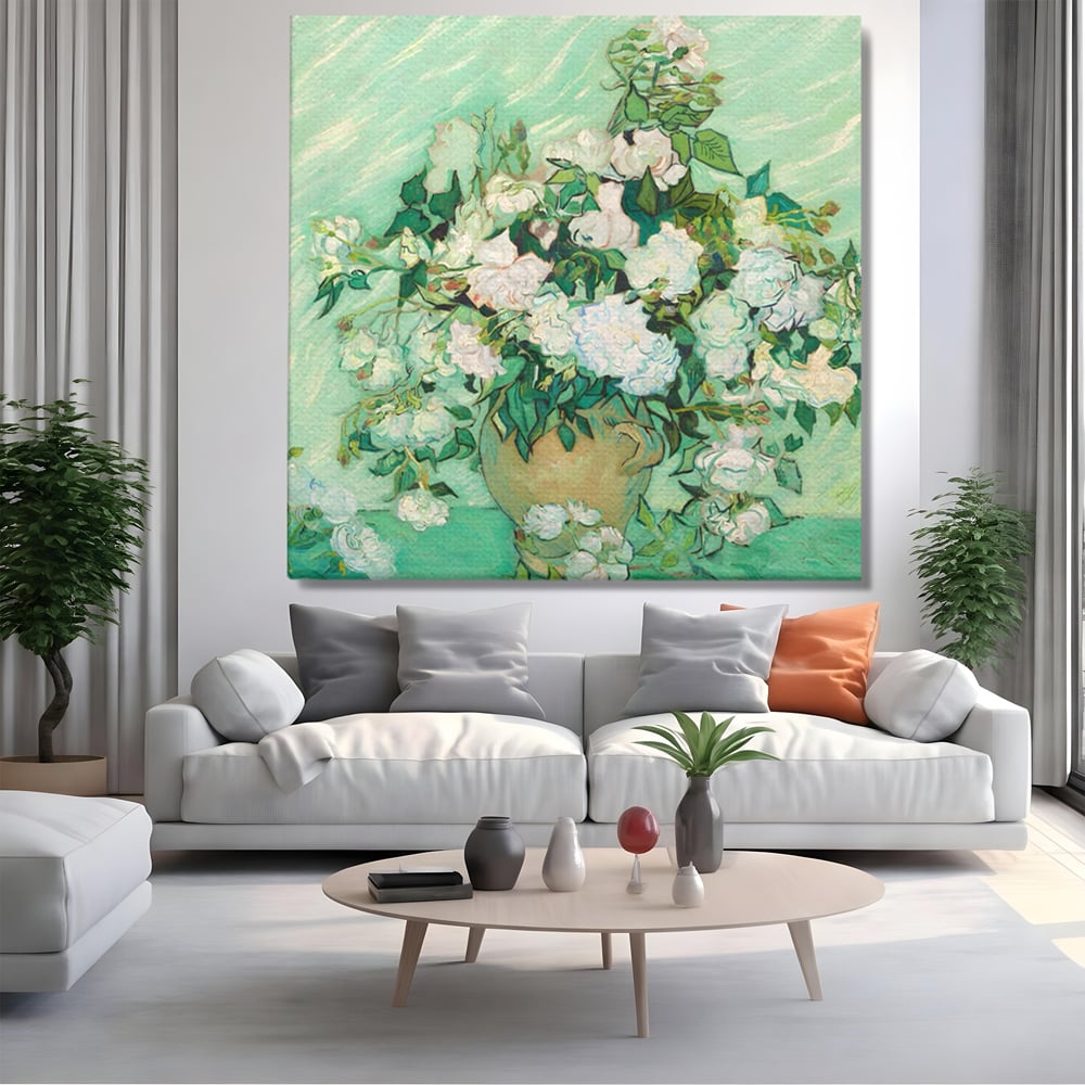 Tablou canvas cu pictura cu vaza si trandafiri albi, fara rama, pe sasiu de lemn, pe perete intr-un living