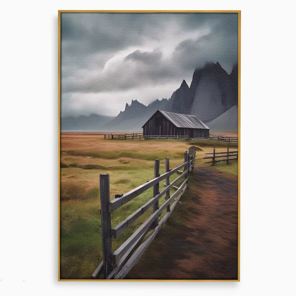 Tablou canvas cu tablou cu peisaj montan si gard de lemn, in rama de aluminiu auriu